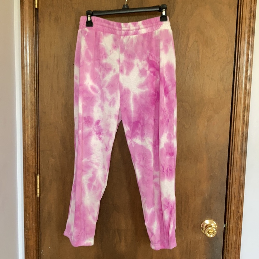 Top with cut out in back & jogger pant tie dye set pink M Juniors - Picture 9 of 17